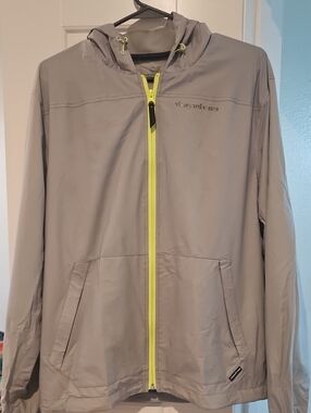 Vineyard Vines Light Gray Windbreaker with Yellow Zipper